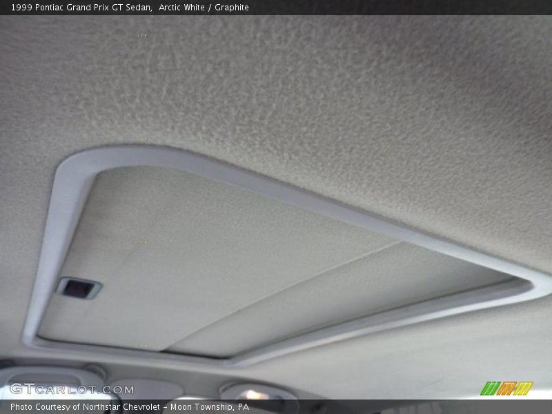 Arctic White / Graphite 1999 Pontiac Grand Prix GT Sedan