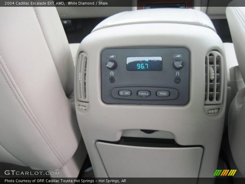 Controls of 2004 Escalade EXT AWD