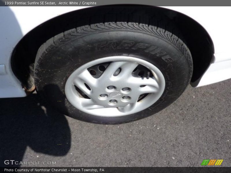 Arctic White / Graphite 1999 Pontiac Sunfire SE Sedan