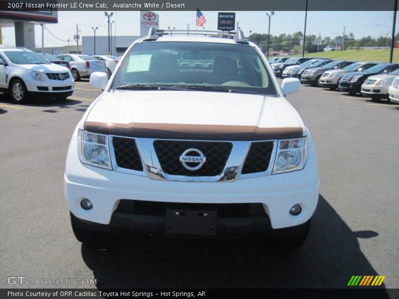 Avalanche White / Desert 2007 Nissan Frontier LE Crew Cab