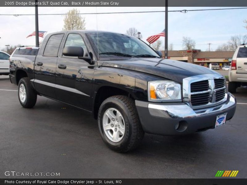 Front 3/4 View of 2005 Dakota SLT Quad Cab