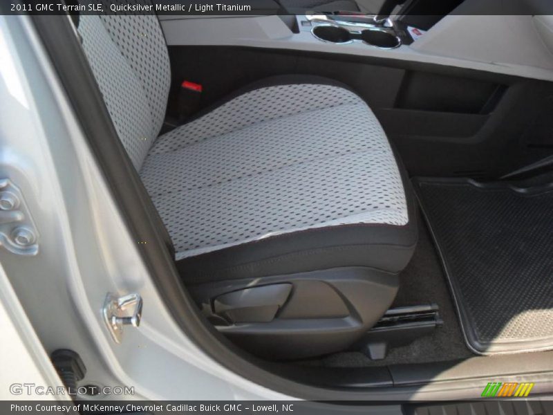 Quicksilver Metallic / Light Titanium 2011 GMC Terrain SLE