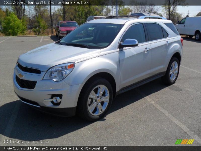 Front 3/4 View of 2011 Equinox LTZ