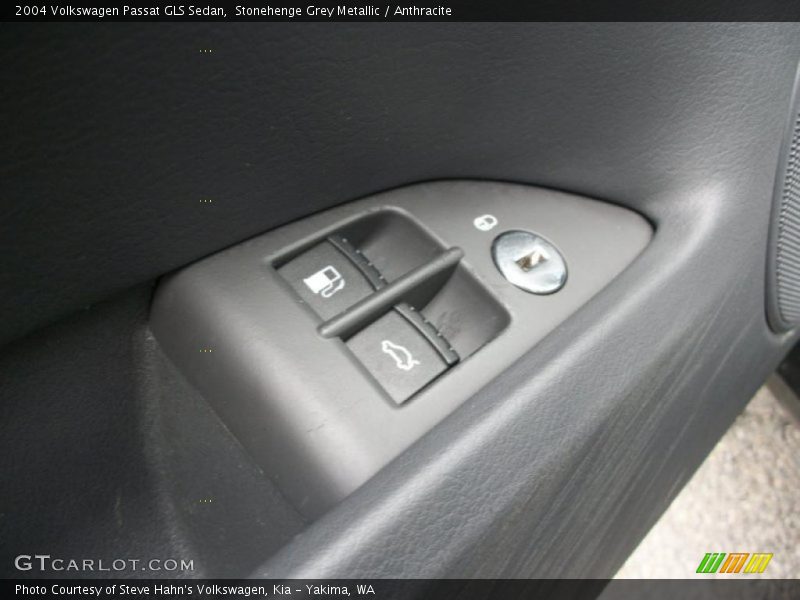 Stonehenge Grey Metallic / Anthracite 2004 Volkswagen Passat GLS Sedan