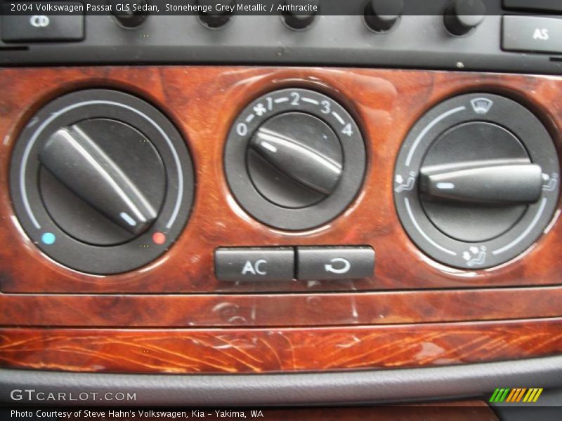 Stonehenge Grey Metallic / Anthracite 2004 Volkswagen Passat GLS Sedan