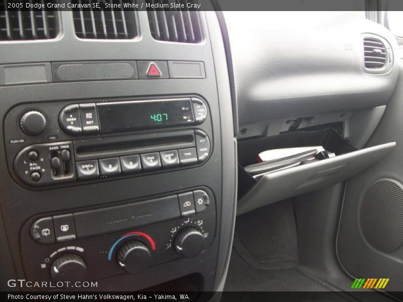Stone White / Medium Slate Gray 2005 Dodge Grand Caravan SE