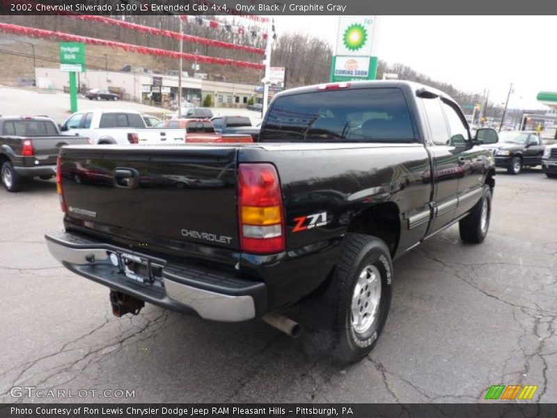 Onyx Black / Graphite Gray 2002 Chevrolet Silverado 1500 LS Extended Cab 4x4