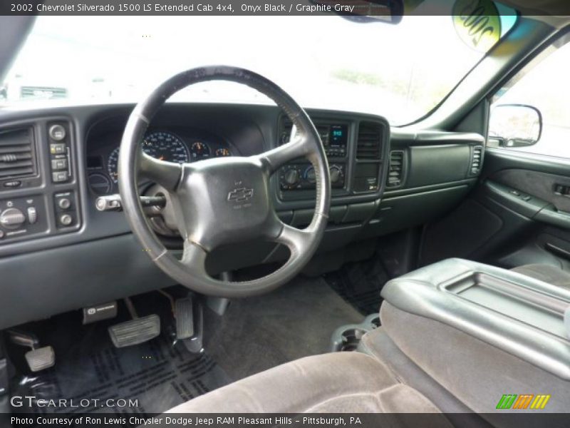 Onyx Black / Graphite Gray 2002 Chevrolet Silverado 1500 LS Extended Cab 4x4