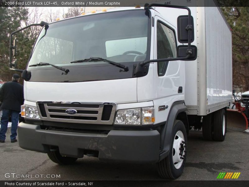 Oxford White / Medium Graphite 2006 Ford LCF Truck LCF-45