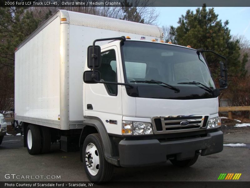 Oxford White / Medium Graphite 2006 Ford LCF Truck LCF-45
