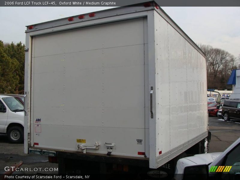 Oxford White / Medium Graphite 2006 Ford LCF Truck LCF-45