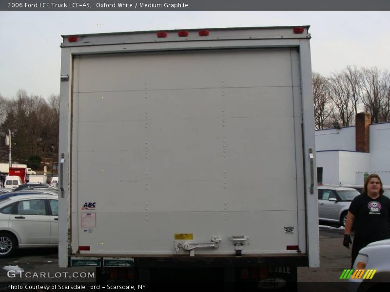 Oxford White / Medium Graphite 2006 Ford LCF Truck LCF-45