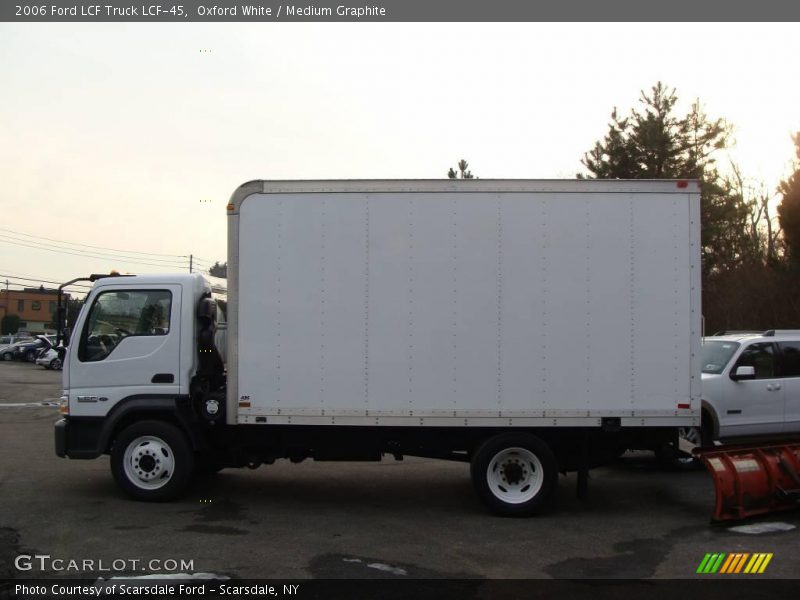 Oxford White / Medium Graphite 2006 Ford LCF Truck LCF-45