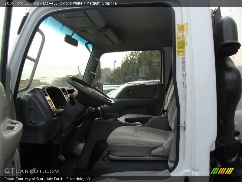 Oxford White / Medium Graphite 2006 Ford LCF Truck LCF-45