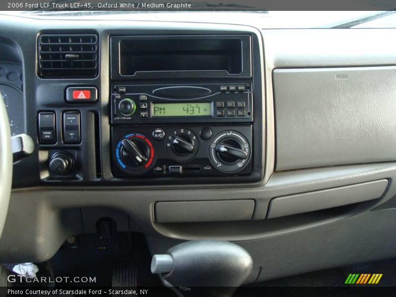 Oxford White / Medium Graphite 2006 Ford LCF Truck LCF-45