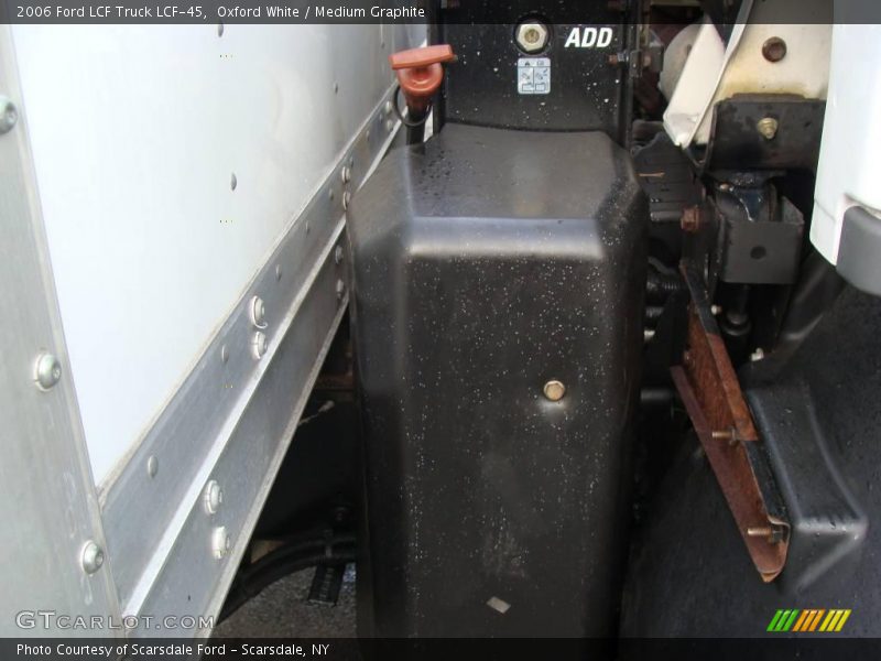 Oxford White / Medium Graphite 2006 Ford LCF Truck LCF-45