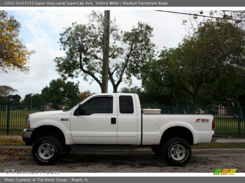 Oxford White / Medium Parchment Beige 2003 Ford F250 Super Duty Lariat SuperCab 4x4