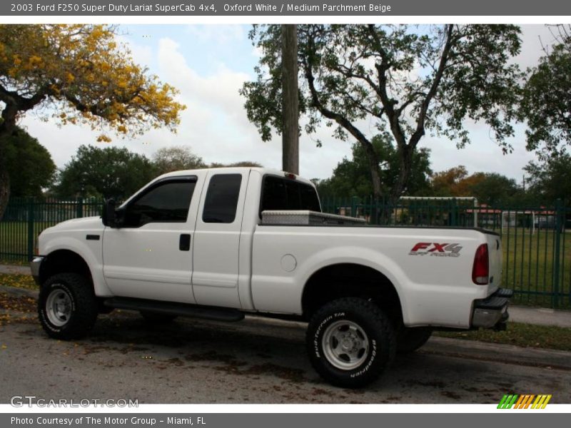 Oxford White / Medium Parchment Beige 2003 Ford F250 Super Duty Lariat SuperCab 4x4