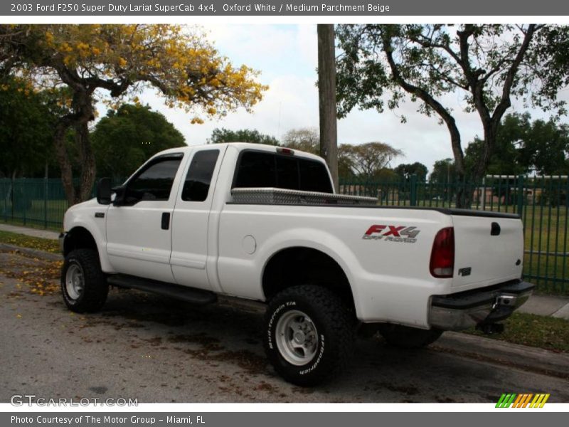 Oxford White / Medium Parchment Beige 2003 Ford F250 Super Duty Lariat SuperCab 4x4