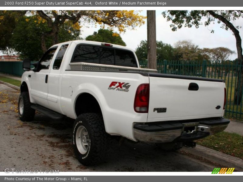 Oxford White / Medium Parchment Beige 2003 Ford F250 Super Duty Lariat SuperCab 4x4