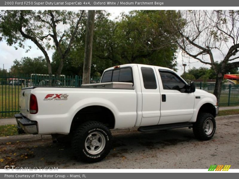 Oxford White / Medium Parchment Beige 2003 Ford F250 Super Duty Lariat SuperCab 4x4