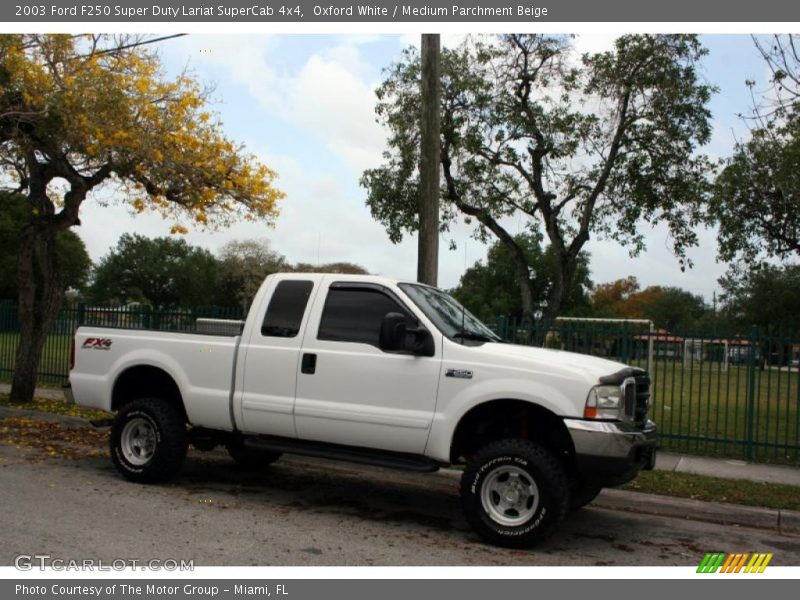 Oxford White / Medium Parchment Beige 2003 Ford F250 Super Duty Lariat SuperCab 4x4