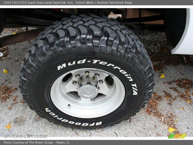 Oxford White / Medium Parchment Beige 2003 Ford F250 Super Duty Lariat SuperCab 4x4