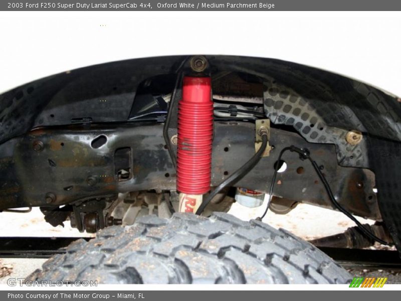 Oxford White / Medium Parchment Beige 2003 Ford F250 Super Duty Lariat SuperCab 4x4