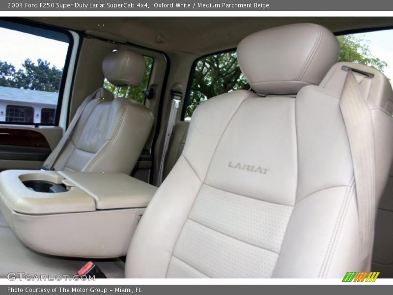 Oxford White / Medium Parchment Beige 2003 Ford F250 Super Duty Lariat SuperCab 4x4