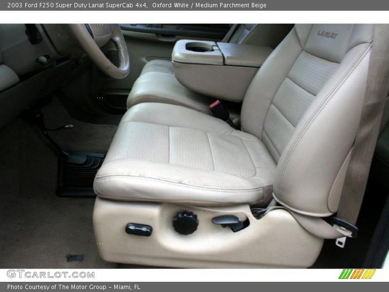 Oxford White / Medium Parchment Beige 2003 Ford F250 Super Duty Lariat SuperCab 4x4