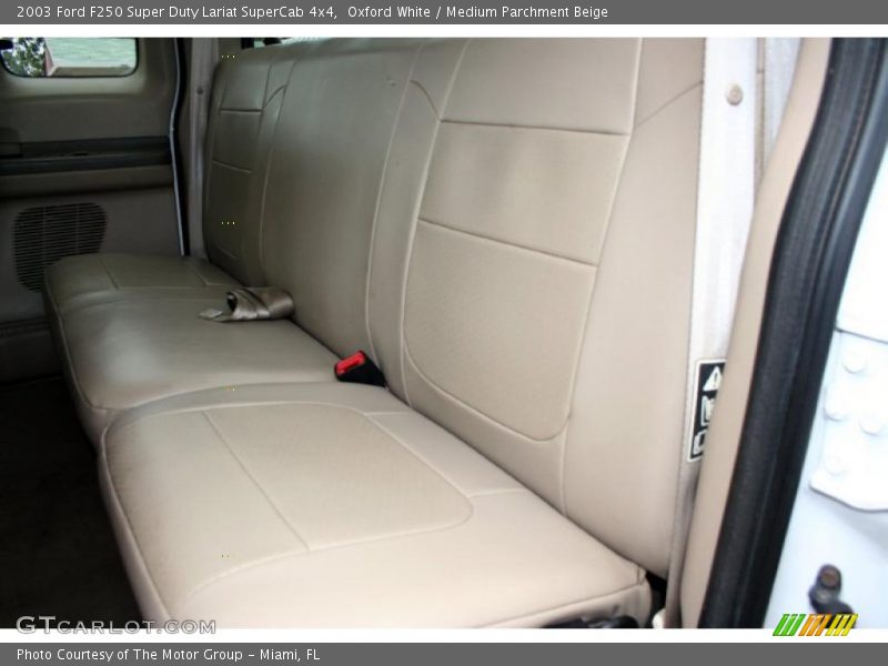 Oxford White / Medium Parchment Beige 2003 Ford F250 Super Duty Lariat SuperCab 4x4