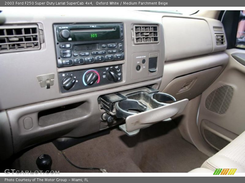 Oxford White / Medium Parchment Beige 2003 Ford F250 Super Duty Lariat SuperCab 4x4