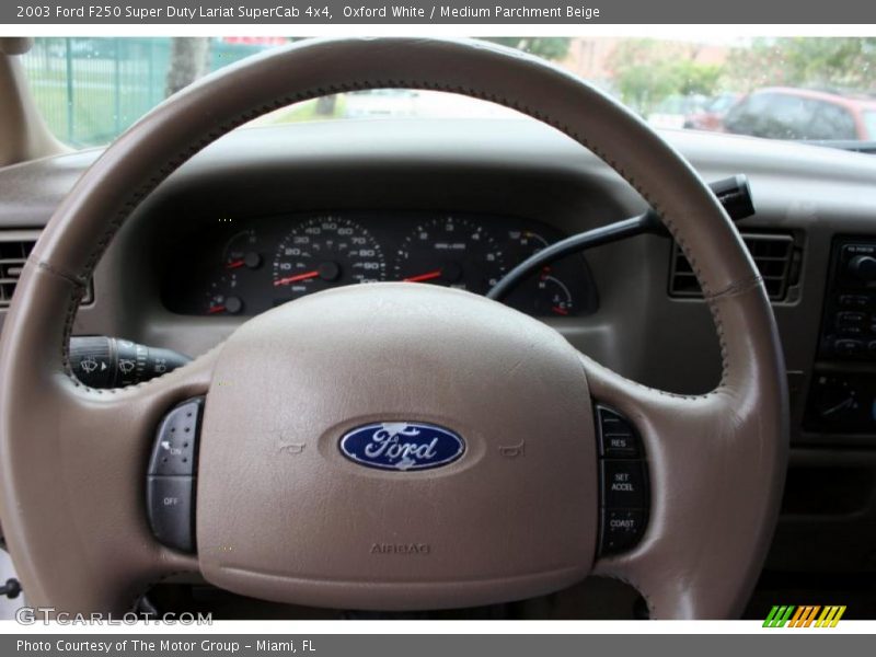 Oxford White / Medium Parchment Beige 2003 Ford F250 Super Duty Lariat SuperCab 4x4