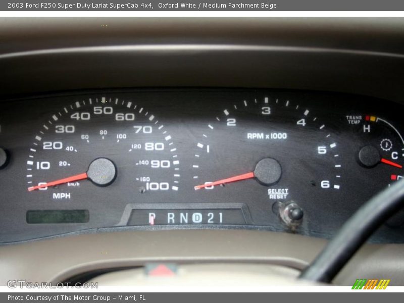Oxford White / Medium Parchment Beige 2003 Ford F250 Super Duty Lariat SuperCab 4x4