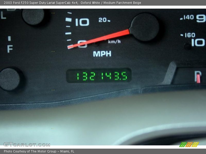 Oxford White / Medium Parchment Beige 2003 Ford F250 Super Duty Lariat SuperCab 4x4