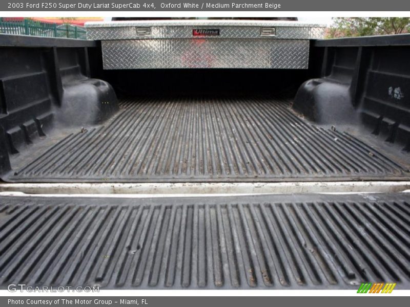 Oxford White / Medium Parchment Beige 2003 Ford F250 Super Duty Lariat SuperCab 4x4