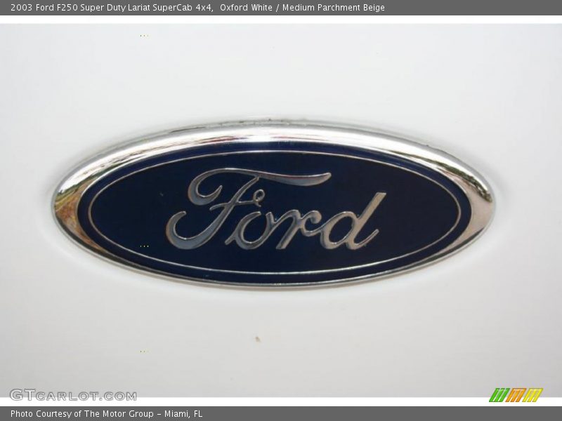 Oxford White / Medium Parchment Beige 2003 Ford F250 Super Duty Lariat SuperCab 4x4