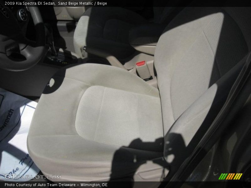 Sand Beige Metallic / Beige 2009 Kia Spectra EX Sedan