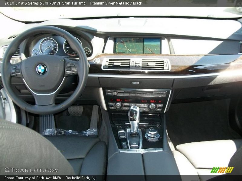 Dashboard of 2010 5 Series 550i xDrive Gran Turismo