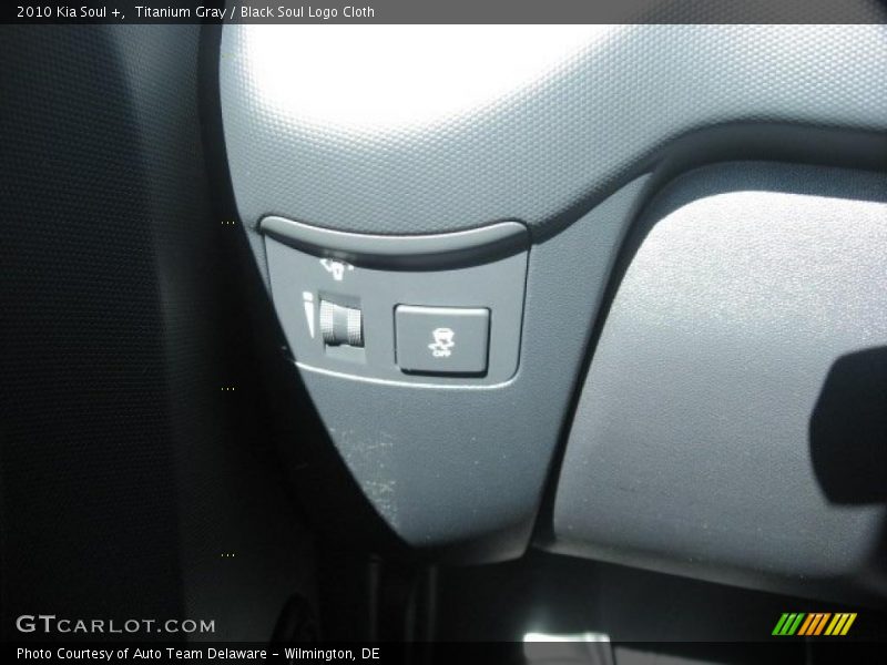 Titanium Gray / Black Soul Logo Cloth 2010 Kia Soul +