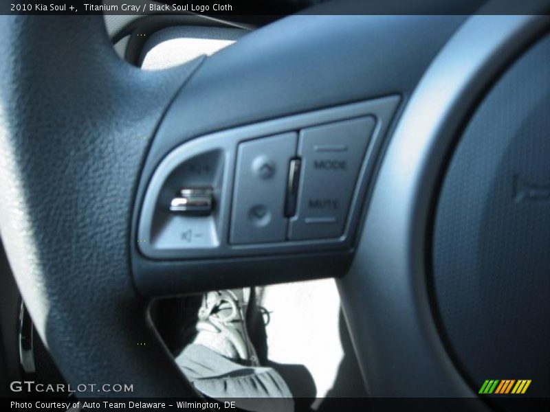 Titanium Gray / Black Soul Logo Cloth 2010 Kia Soul +