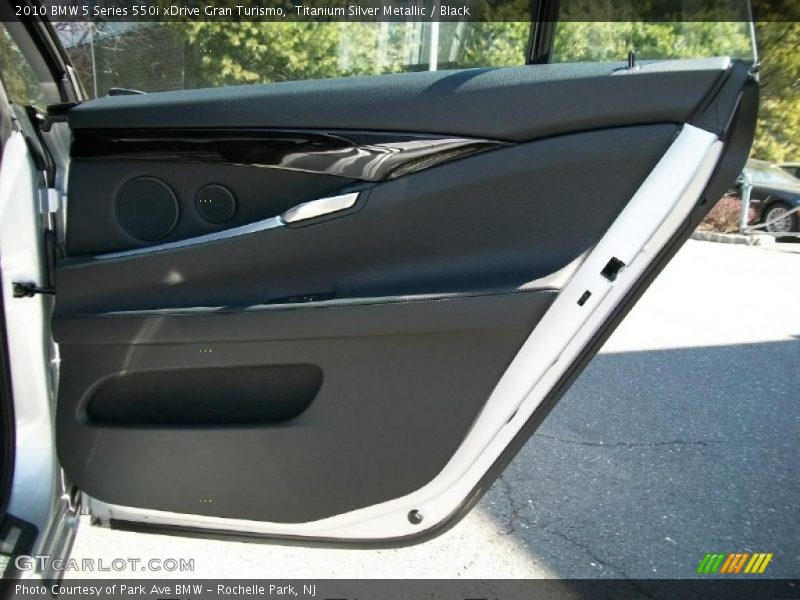 Door Panel of 2010 5 Series 550i xDrive Gran Turismo