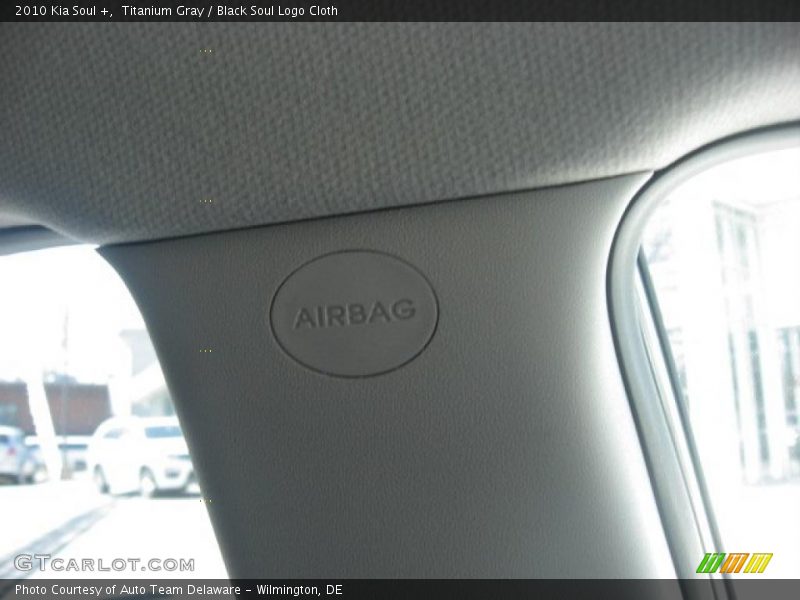 Titanium Gray / Black Soul Logo Cloth 2010 Kia Soul +