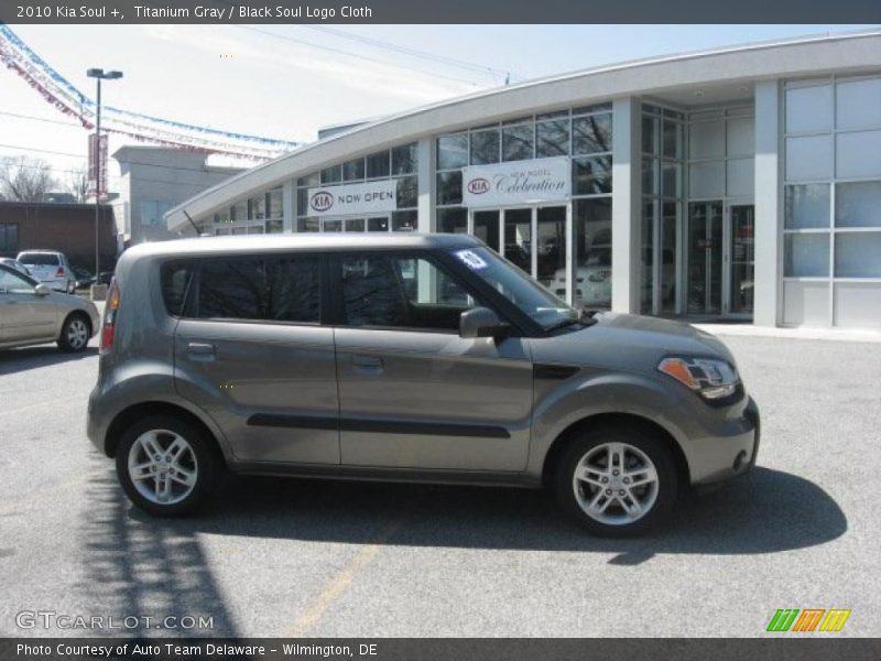 Titanium Gray / Black Soul Logo Cloth 2010 Kia Soul +