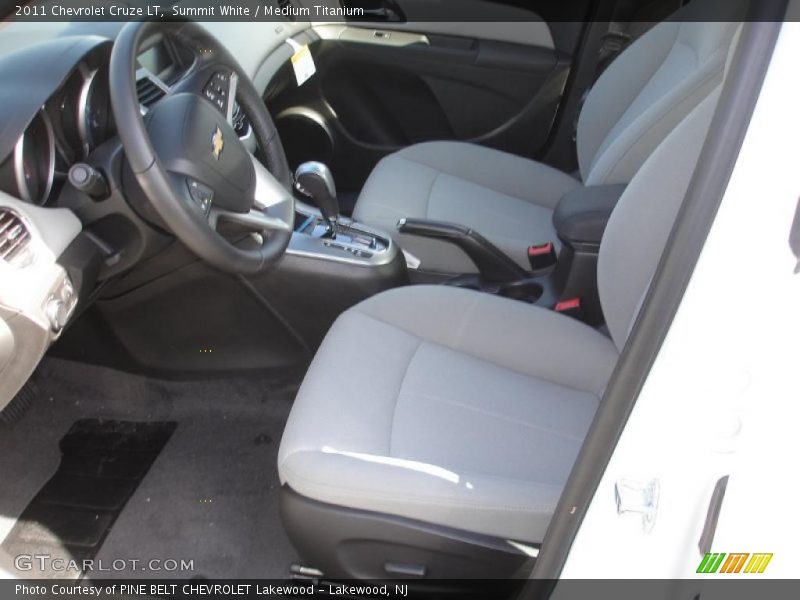 Summit White / Medium Titanium 2011 Chevrolet Cruze LT