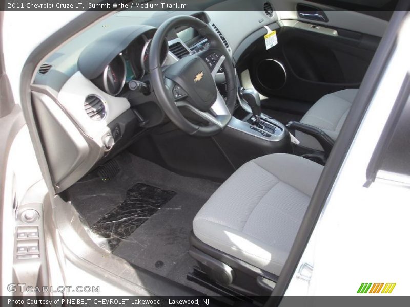 Summit White / Medium Titanium 2011 Chevrolet Cruze LT