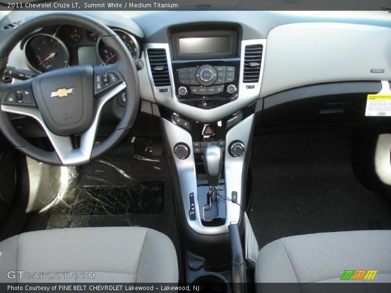 Summit White / Medium Titanium 2011 Chevrolet Cruze LT