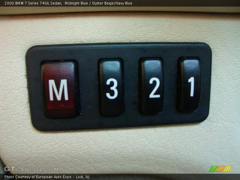 Controls of 2000 7 Series 740iL Sedan
