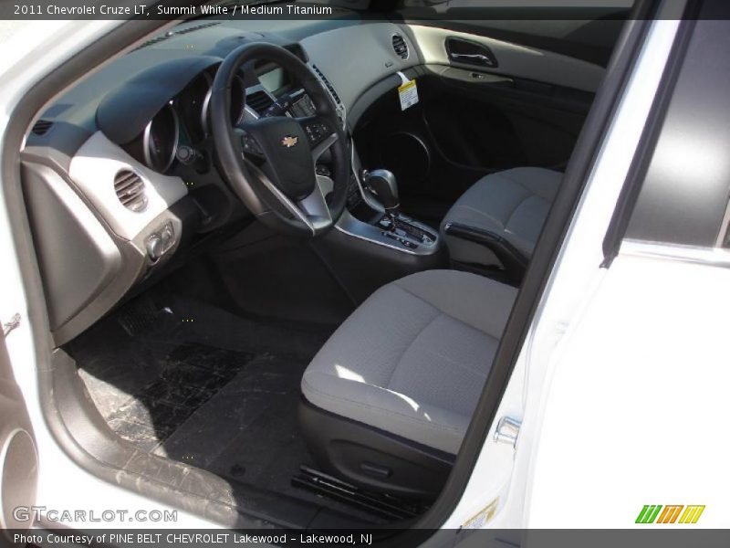 Summit White / Medium Titanium 2011 Chevrolet Cruze LT
