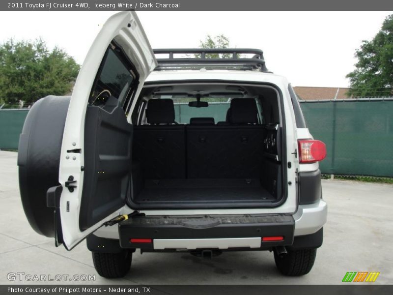 Iceberg White / Dark Charcoal 2011 Toyota FJ Cruiser 4WD